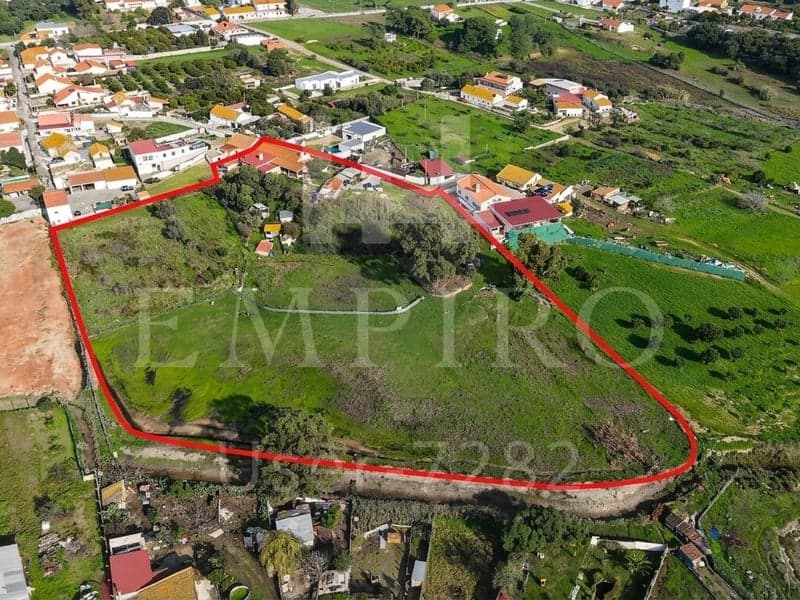 2 House with Land | High Appreciation Potential 15,136 m²